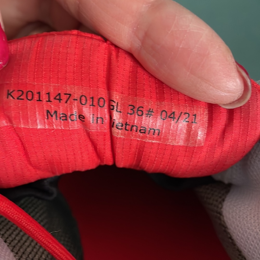 Camper Vibrant Red and White Sneakers only the price sticker I have remove - Picture 3 of 6